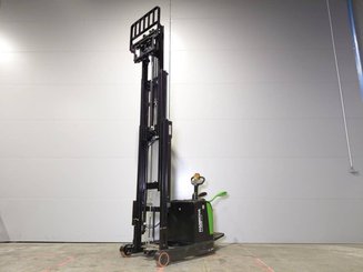 Stacker truck with folding platform Hangcha CQDB16-AC2S-I