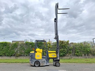 Articulated forklift Aisle Master 20SE