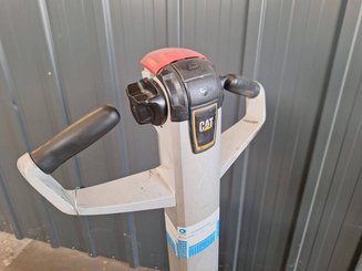 Pedestrian pallet truck Caterpillar NPP20N2 - 12