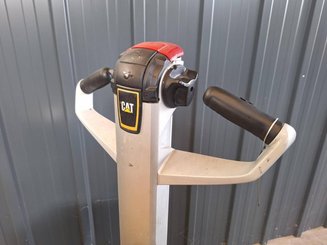 Pedestrian pallet truck Caterpillar NPP20N2E