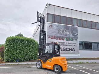 Four wheel front forklift Hangcha XE30i (CPD30-XEY2-SI)