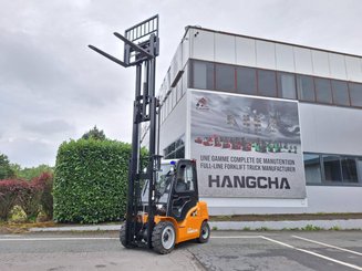 Four wheel front forklift Hangcha XE30i (CPD30-XEY2-SI)