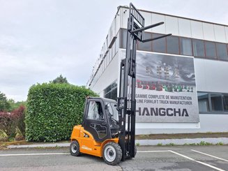 Four wheel front forklift Hangcha XE30i (CPD30-XEY2-SI)