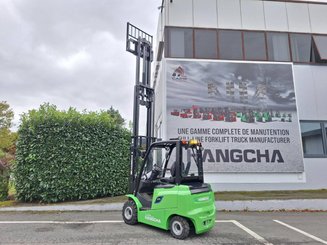 Four wheel front forklift Hangcha AE25-I - 10