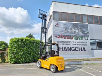 Four wheel front forklift Hangcha XE30i (CPD30-XEY2-SI) - 10