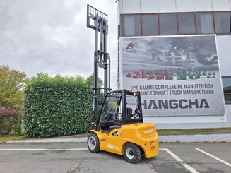 Four wheel front forklift Hangcha XE30i (CPD30-XEY2-SI)