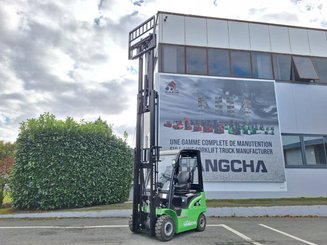 Four wheel front forklift Hangcha XC18i - 1