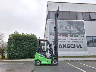 Four wheel front forklift Hangcha XC18i - 9