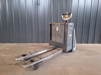 Pedestrian pallet truck Crown WP3080 - 6