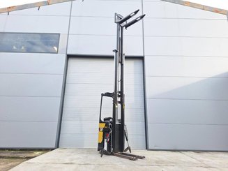 Stand-on pallet stacker Caterpillar NSR12N