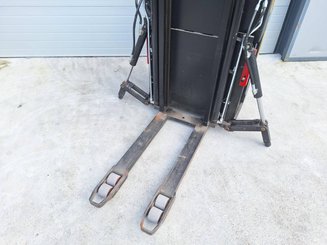 Stand-on pallet stacker Caterpillar NSR12N