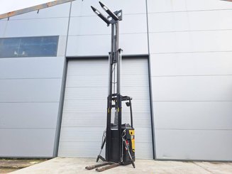 Stand-on pallet stacker Caterpillar NSR12N
