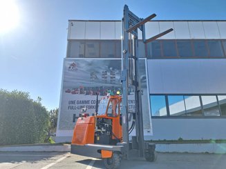 Multidirectional sideloader Hubtex DQ45D