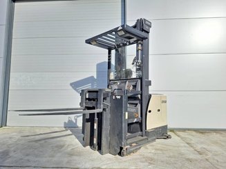 Man-up order picker Crown SP3522-1.0