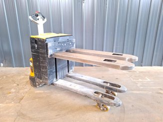 Pedestrian pallet truck Caterpillar NPP20N2E