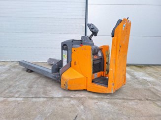 Stand-on pallet truck OMG 325P5 - 9