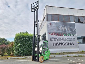Four wheel front forklift Hangcha XC30i