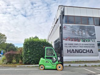 Four wheel front forklift Hangcha XC30i