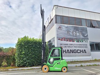 Four wheel front forklift Hangcha XC30i
