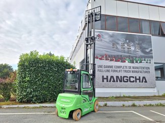 Four wheel front forklift Hangcha XC30i