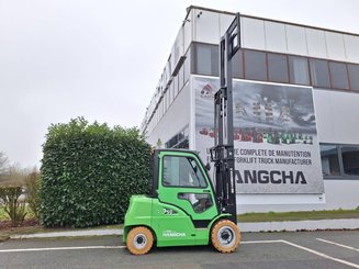 Four wheel front forklift Hangcha XC50i-600