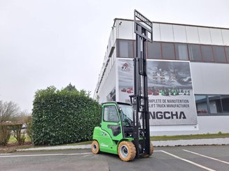 Four wheel front forklift Hangcha XC50i-600