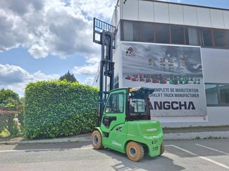 Four wheel front forklift Hangcha XC50i-600