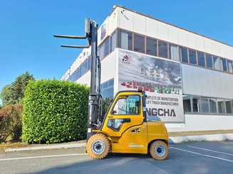 Four wheel front forklift Hangcha XE50i-600