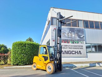 Four wheel front forklift Hangcha XE50i-600