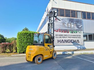 Four wheel front forklift Hangcha XE50i-600