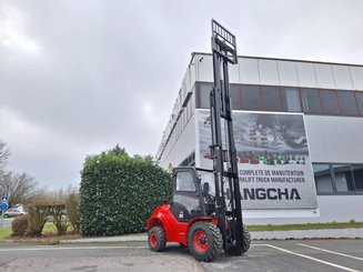 All-terrain forklift Hangcha TT30-2