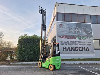 Four wheel front forklift Hangcha XC18i - 10