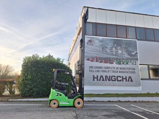 Four wheel front forklift Hangcha XC18i - 9