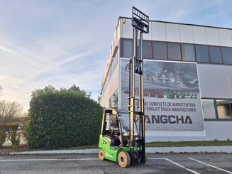 Four wheel front forklift Hangcha XC18i - 7