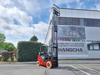 Four wheel front forklift Hangcha XF25G-2 - 7