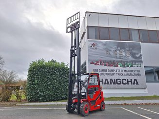Four wheel front forklift Hangcha XF25G-2 - 1