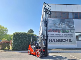 Four wheel front forklift Hangcha XF30G-2