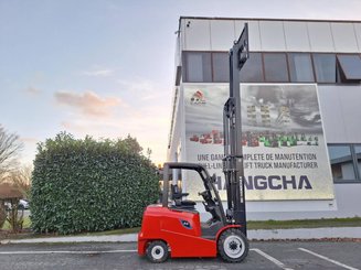 Four wheel front forklift Hangcha AE30 - 9