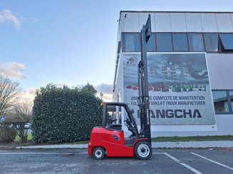 Four wheel front forklift Hangcha AE30 - 9