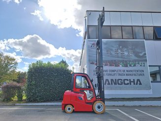 Four wheel front forklift Hangcha AE30 - 9