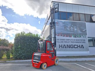 Four wheel front forklift Hangcha AE30 - 11