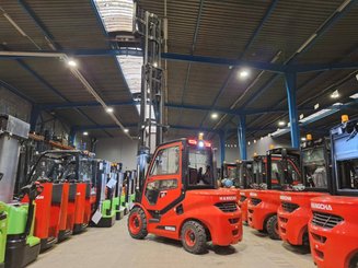 Four wheel front forklift Hangcha XF35D-2 - 10