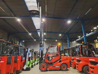 Four wheel front forklift Hangcha XF35D-2 - 8