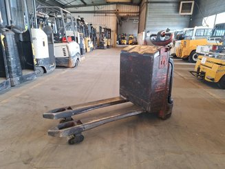 Pedestrian pallet truck Fenwick T18