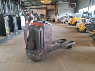Pedestrian pallet truck Fenwick T18