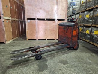 Pedestrian pallet truck Fenwick T18