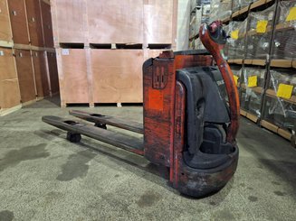 Pedestrian pallet truck Fenwick T18