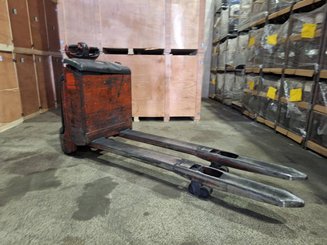 Pedestrian pallet truck Fenwick T18