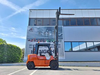 Four wheel front forklift Nissan F04D40Q - 11