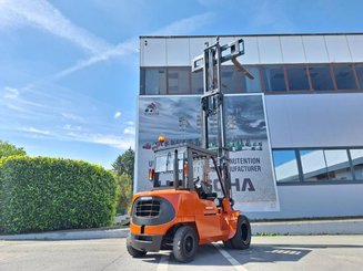 Four wheel front forklift Nissan F04D40Q - 10